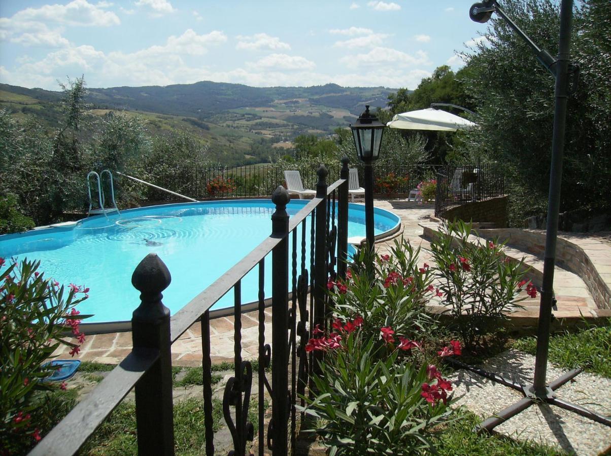 Гостьовий будинок Cascina La Buca Castello di Serravalle Екстер'єр фото
