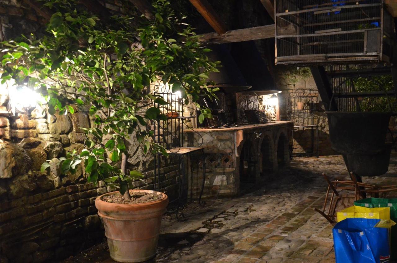 Гостьовий будинок Cascina La Buca Castello di Serravalle Екстер'єр фото