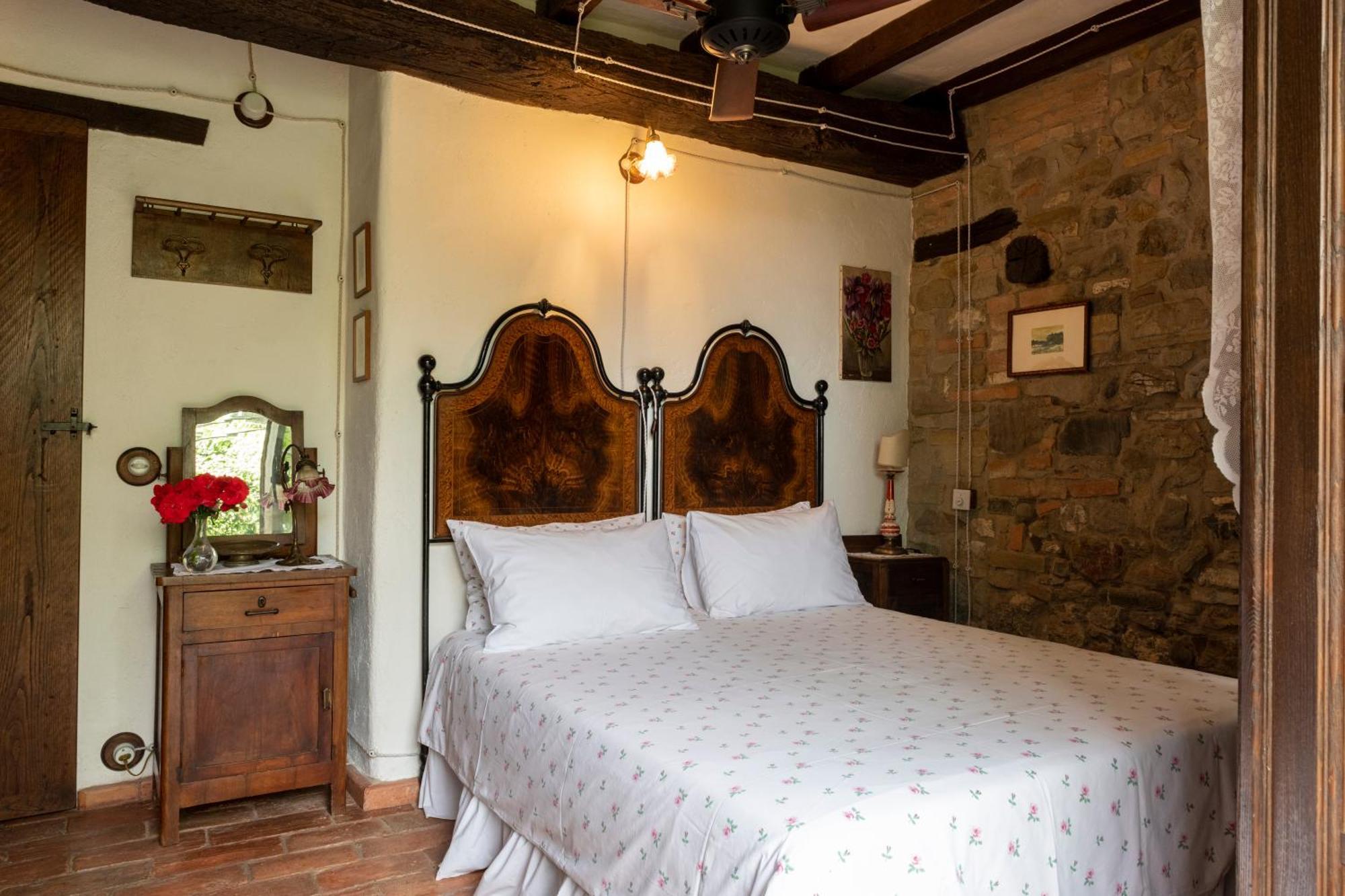 Гостьовий будинок Cascina La Buca Castello di Serravalle Екстер'єр фото