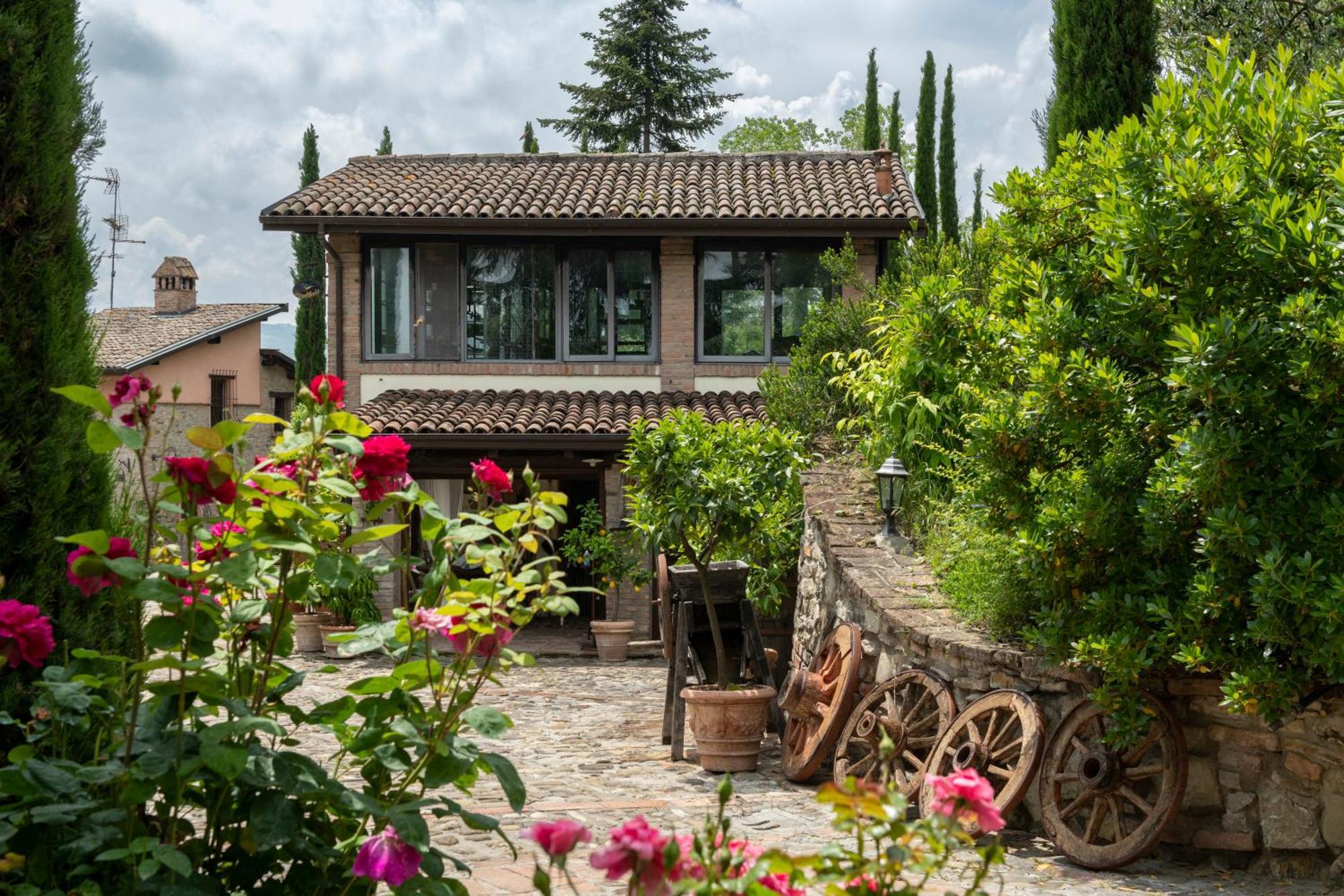 Гостьовий будинок Cascina La Buca Castello di Serravalle Екстер'єр фото